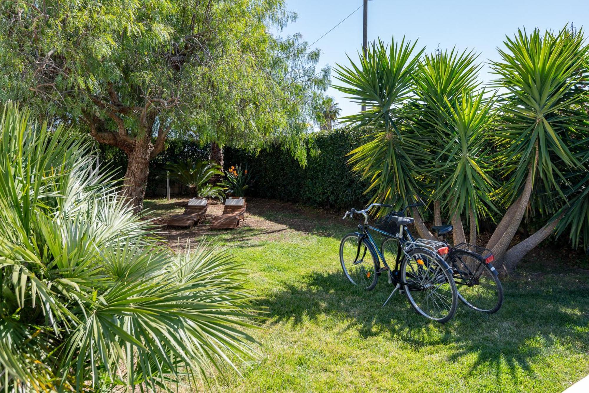 Villa Leomaris Torre dell'Orso Bagian luar foto